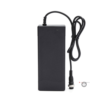 Chargeur 52V (Sortie 58,8V) 2A – Connecteur 3 pin GX16 - Trot'Nation